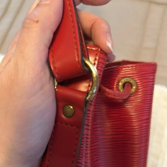 Louis Vuitton Epi Noe - Picture 11 of 16